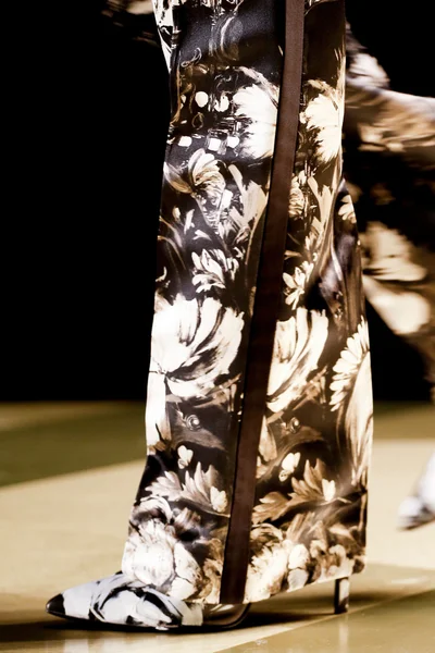 Look 1